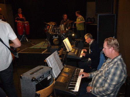 string en bas keyboards